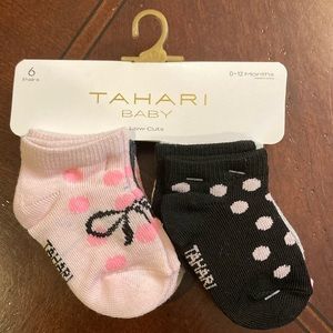 6 pair Tahari Baby low cut girl socks. New with tags.